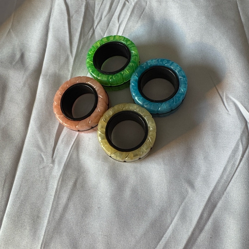 ★ Set of 4 Magnetic Fidget Rings Sensory Desk Toy Anxiety Relief